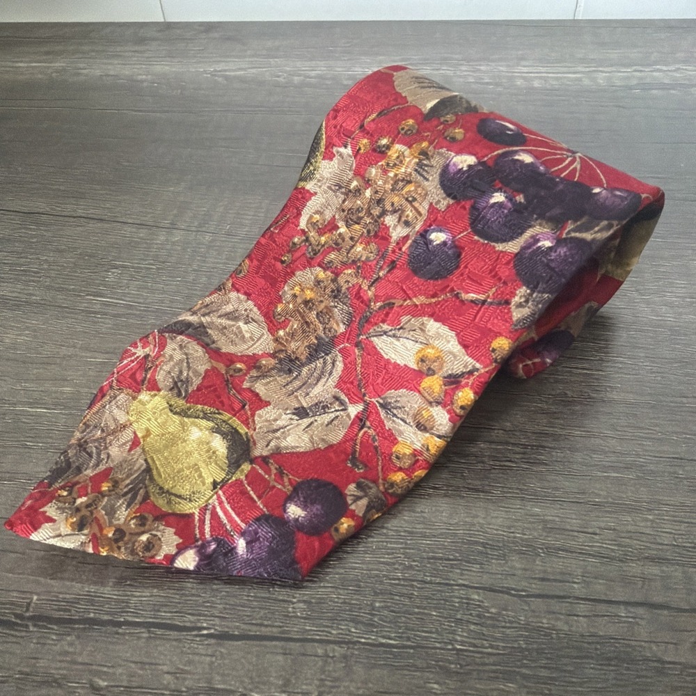 Men's Ermenegildo Zegna 100% Silk Neck‎ Tie Fruit Design Red
